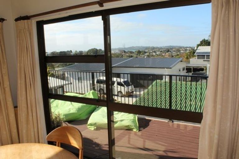 Photo of property in 35 Gledstane Road, Stanmore Bay, Whangaparaoa, 0932