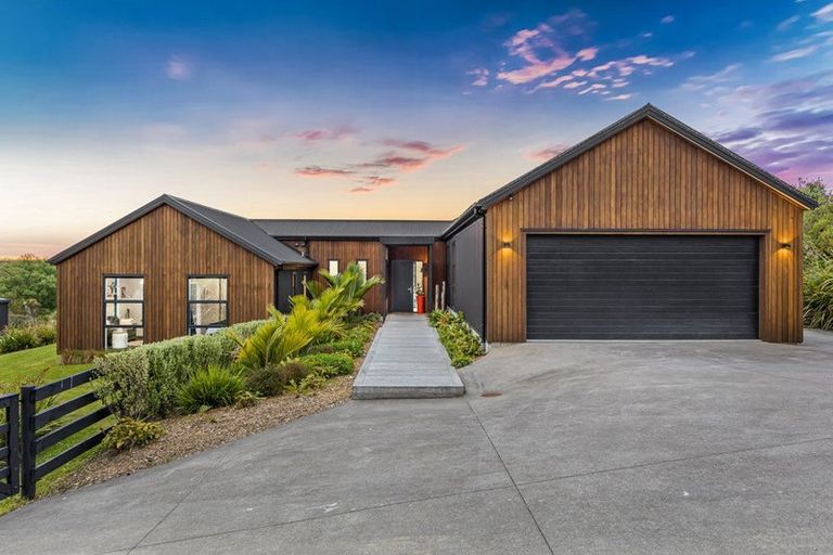 Photo of property in 56 Hull Road, Waitoki, Kaukapakapa, 0871