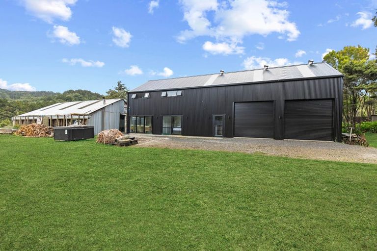 Photo of property in 127 Bethells Road, Waitakere, 0781