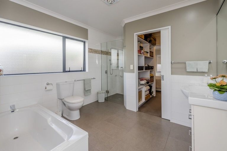 Photo of property in 63a Winchester Street, Levin, 5510