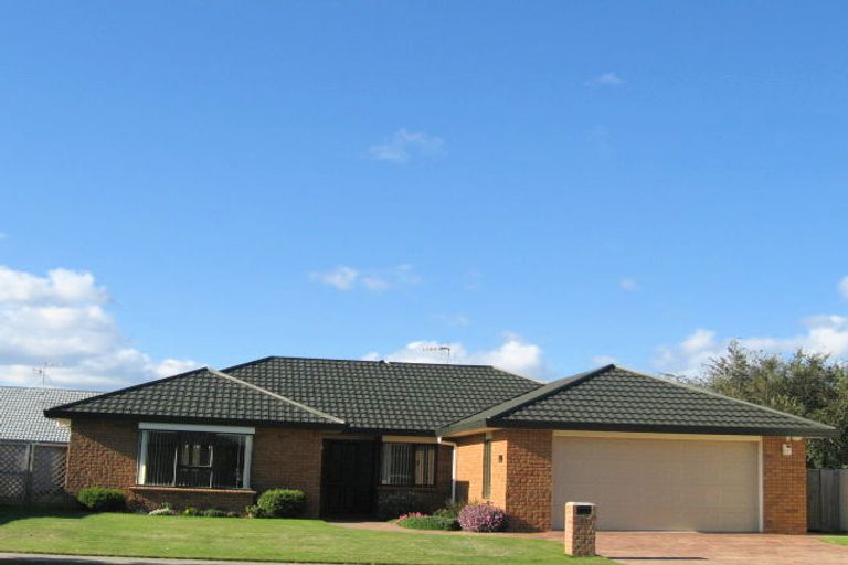 Photo of property in 67 Guildford Drive, Paraparaumu, 5032