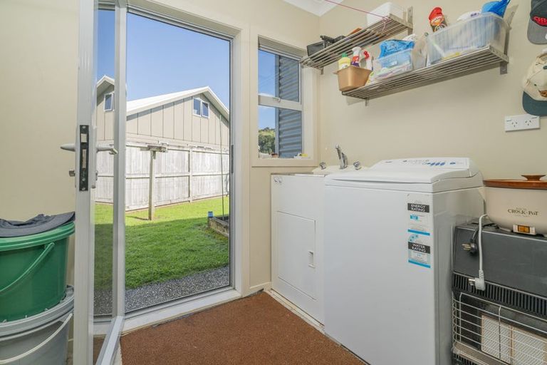 Photo of property in 8 Dotterel Place, Whitianga, 3510