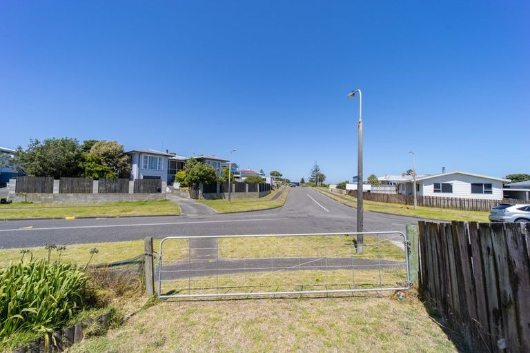 Photo of property in 9 Tainui Street, Castlecliff, Whanganui, 4501