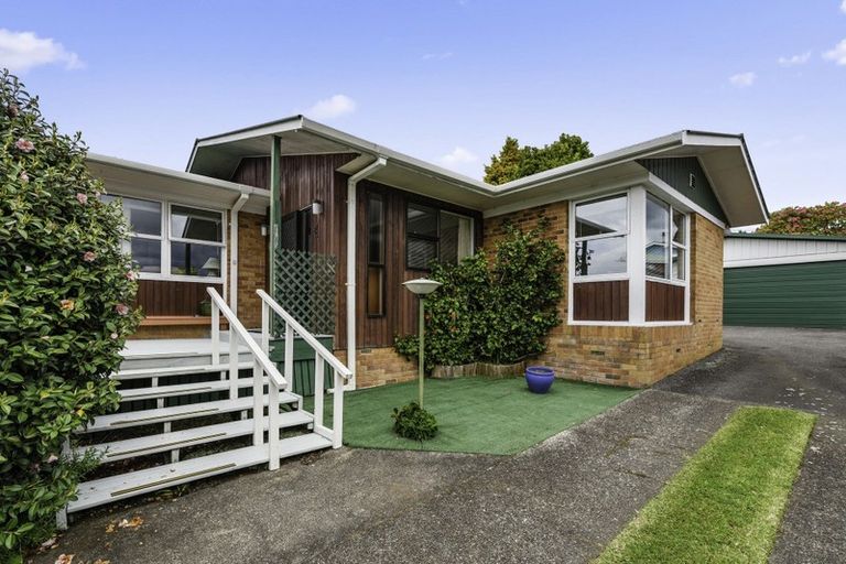 Photo of property in 9 Neri Crescent, Pomare, Rotorua, 3015