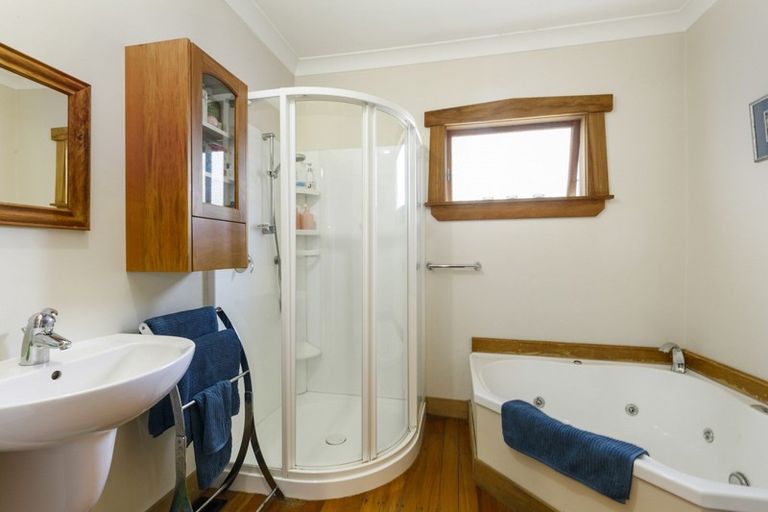 Photo of property in 17 Burnside Street, Waterloo, Lower Hutt, 5011