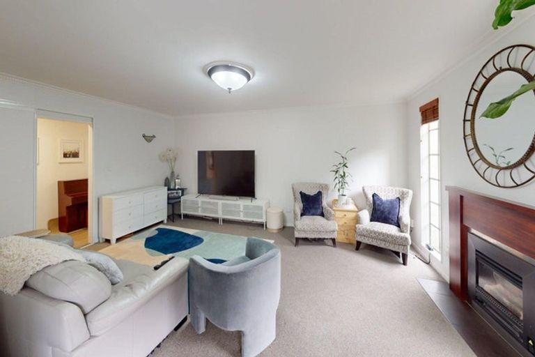 Photo of property in 12 Grange Place, Milson, Palmerston North, 4414