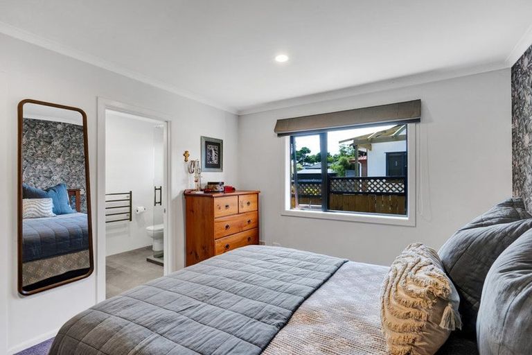 Photo of property in 17 Ashmore Drive, Frankleigh Park, New Plymouth, 4310