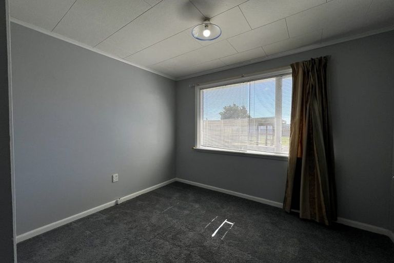 Photo of property in 172 Springs Road, Hornby, Christchurch, 8042