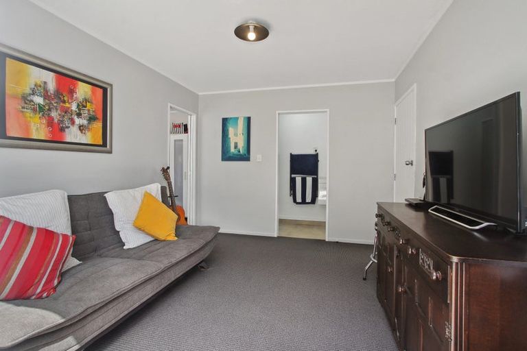 Photo of property in 25 Crispe Road, Clarks Beach, 2122