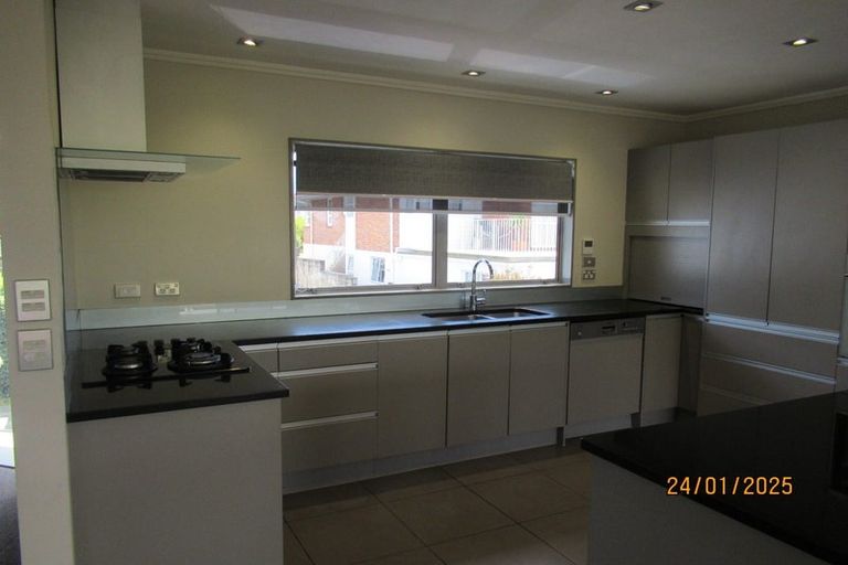 Photo of property in 4313a Great North Road, Glendene, Auckland, 0602