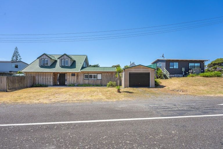 Photo of property in 19 Dixie Street, Te Horo Beach, Otaki, 5581