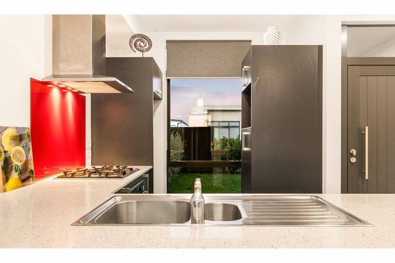 Photo of property in 53 Battalion Drive, Papakura, 2110