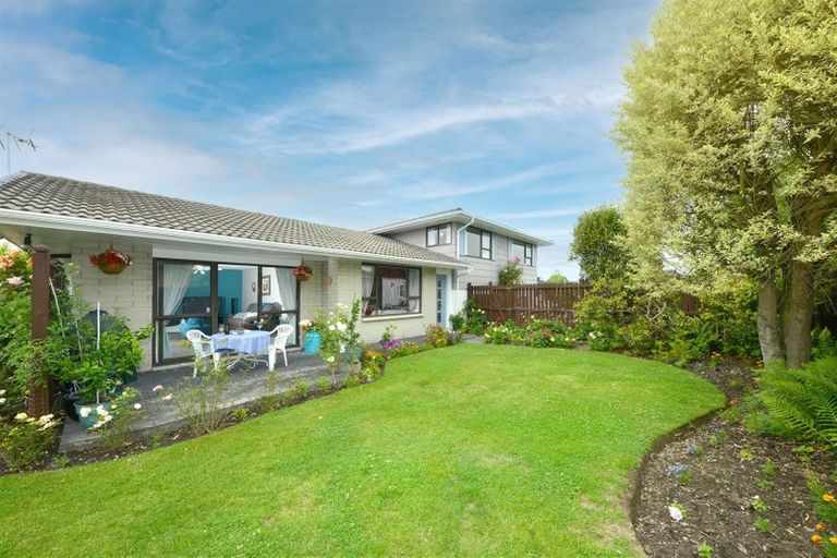 Photo of property in 12 Juniper Place, Burnside, Christchurch, 8053