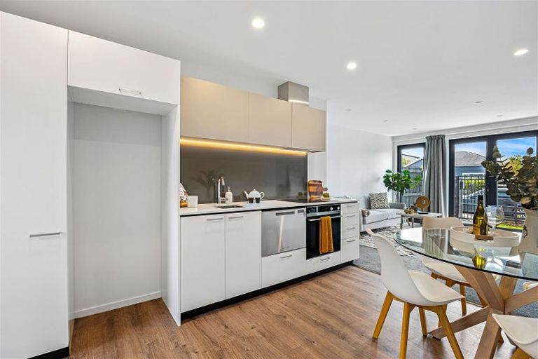 Photo of property in 4/32 Frederick Street, Waltham, Christchurch, 8011