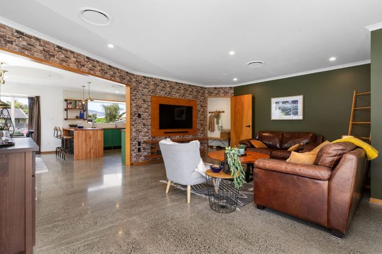 Photo of property in 10 Addison Place, Halswell, Christchurch, 8025