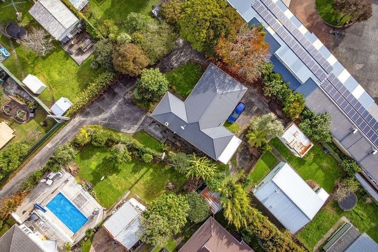 Photo of property in 4 Grainger Road, Te Atatu South, Auckland, 0610