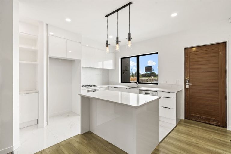 Photo of property in 32 Grange Road, Papatoetoe, Auckland, 2025