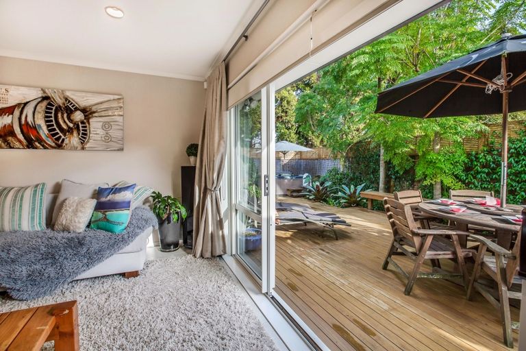 Photo of property in 2 Wawatai Drive, Karaka, Papakura, 2113