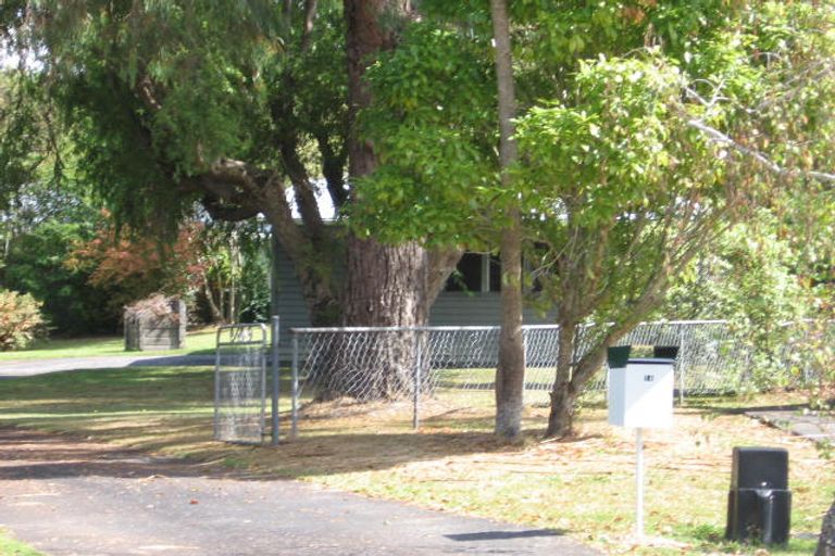 Photo of property in 14 Firle Place, Green Bay, Auckland, 0604