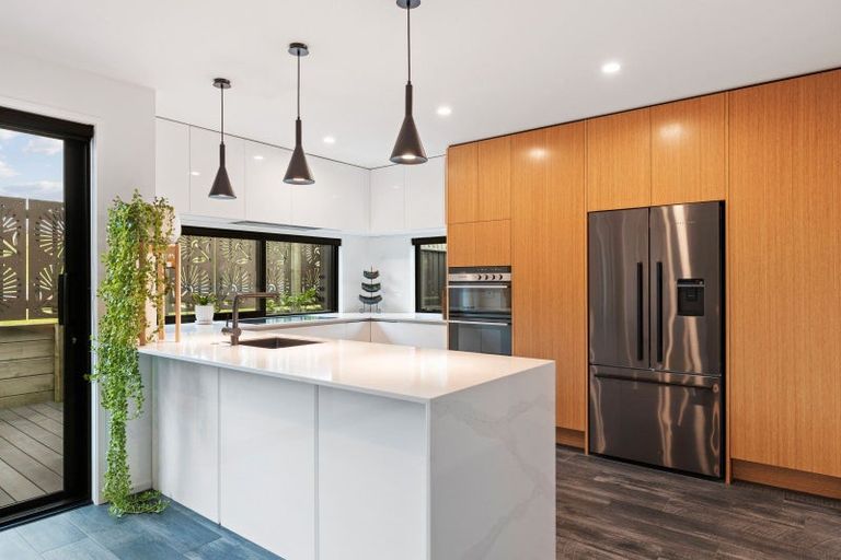 Photo of property in 12 Mackillop Way, Brooklands, New Plymouth, 4310