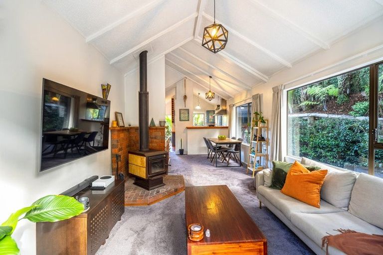 Photo of property in 2/33 Sapphire Place, Bayview, Auckland, 0629