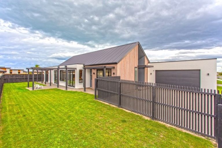 Photo of property in 68 Bayliss Drive, Kaiapoi, 7630