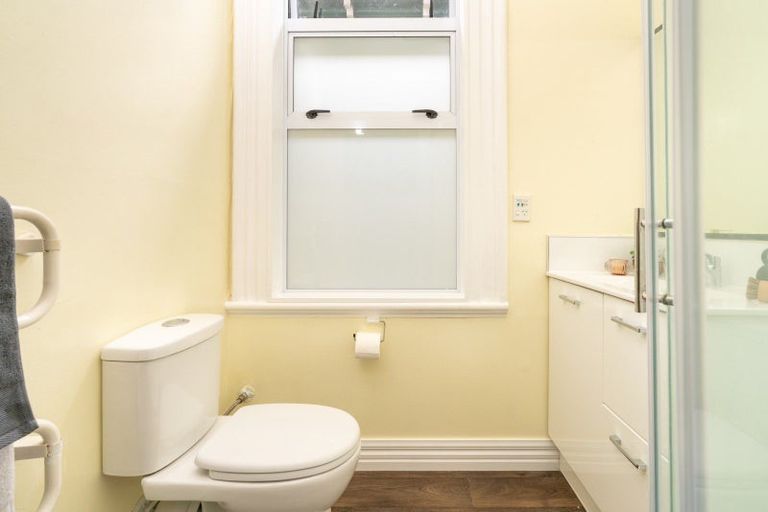 Photo of property in 4 Russell Terrace, Newtown, Wellington, 6021