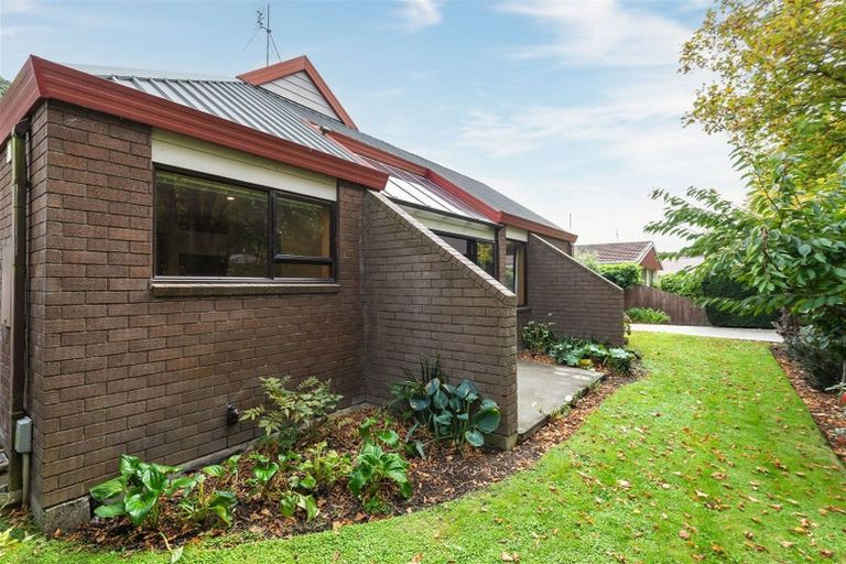 Photo of property in 1/66a Bowenvale Avenue, Cashmere, Christchurch, 8022