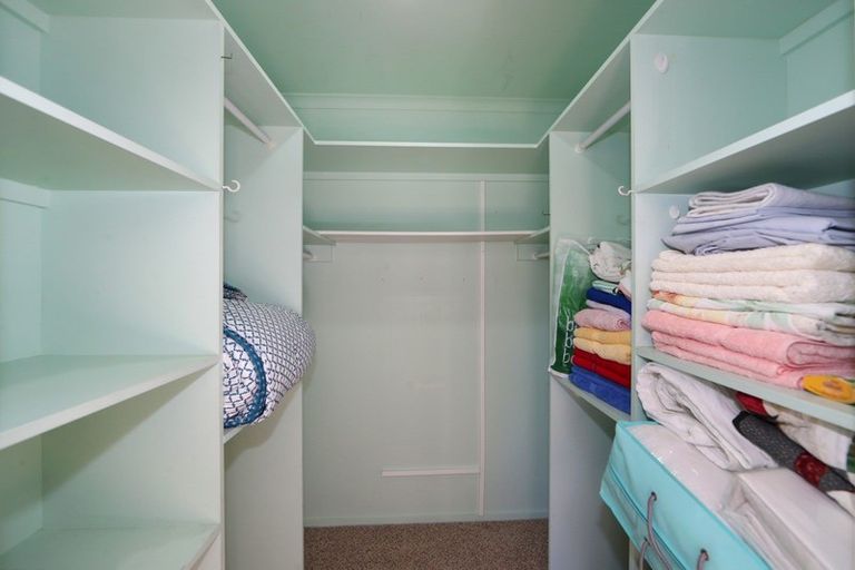 Photo of property in 6a Dules Walk, Taradale, Napier, 4112