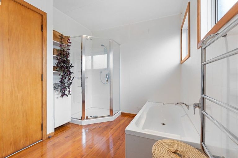 Photo of property in 216 Mangorei Road, Merrilands, New Plymouth, 4312