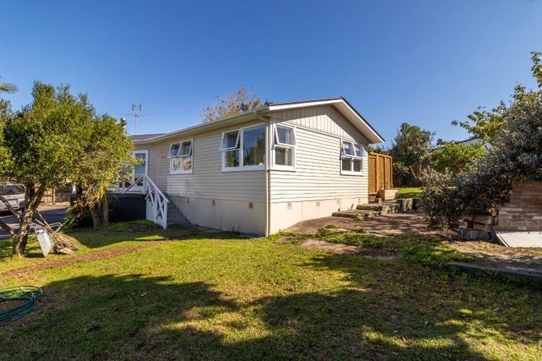Photo of property in 10 Mcquarrie Avenue, Wattle Downs, Auckland, 2103