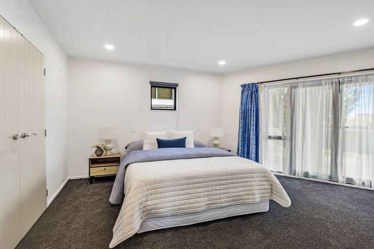 Photo of property in 52 Ruapehu Drive, Fitzherbert, Palmerston North, 4410