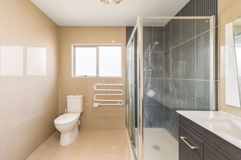 Photo of property in 2/29 Takanini Road, Takanini, 2112