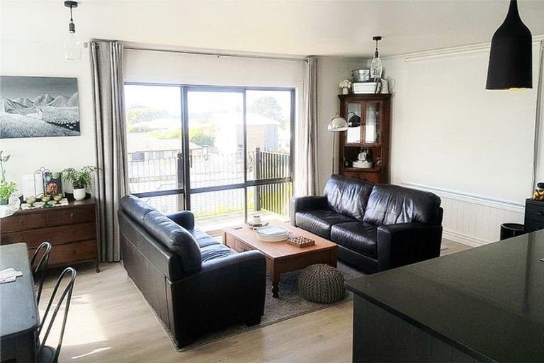 Photo of property in 5 Chatswood Grove, Fitzroy, New Plymouth, 4312