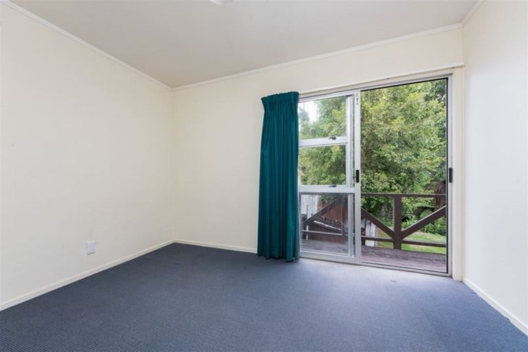 Photo of property in 2/25 Edgware Road, West Harbour, Auckland, 0618