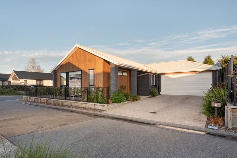 Photo of property in 1 Shannon Lane, Pyes Pa, Tauranga, 3112