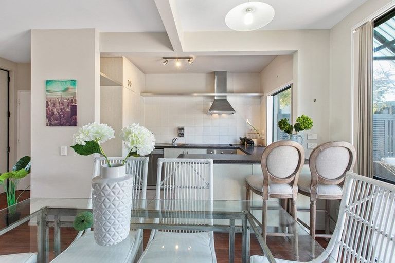 Photo of property in 15 Kirikiri Lane, East Tamaki, Auckland, 2013