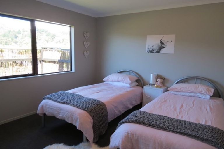 Photo of property in 19 Victoria Street, Coromandel, 3506