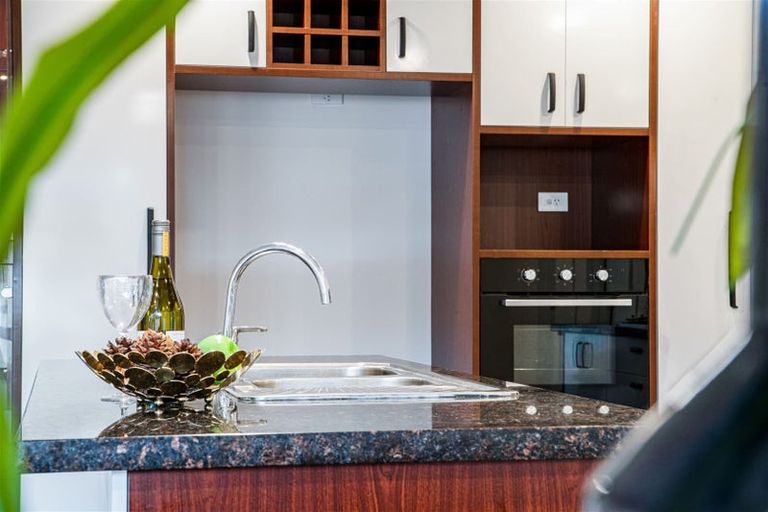 Photo of property in 29 Sapperton Drive, Henderson, Auckland, 0612