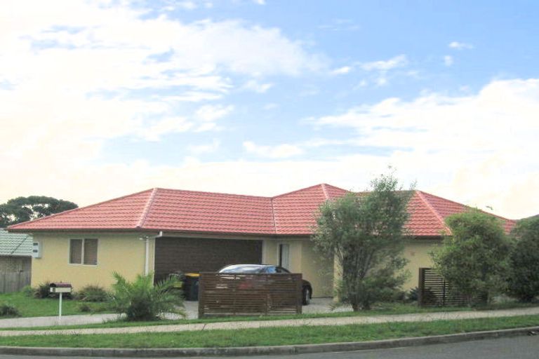 Photo of property in 22 Woodbank Drive, Glen Eden, Auckland, 0602