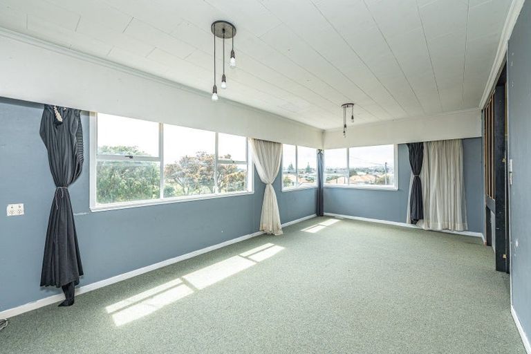 Photo of property in 65 Swiss Avenue, Gonville, Whanganui, 4501