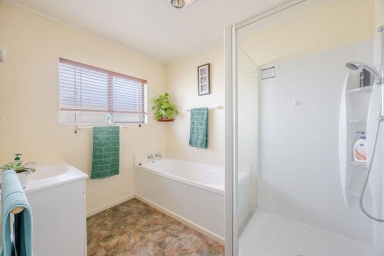 Photo of property in 1/305 Park Road South, Akina, Hastings, 4122