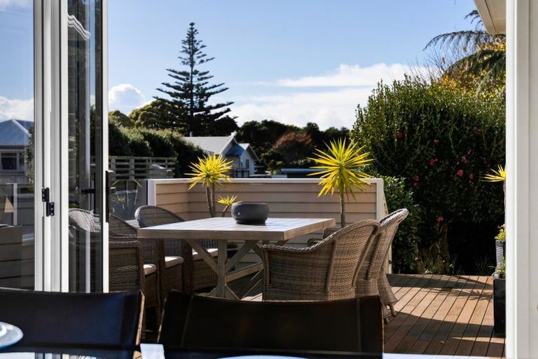 Photo of property in 19 Nobs Line, Strandon, New Plymouth, 4312