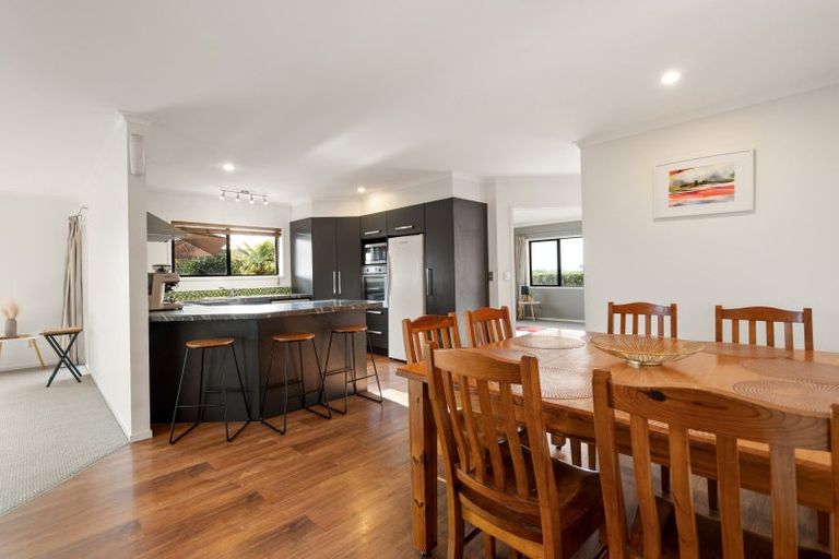 Photo of property in 11 Holyoake Terrace, Omokoroa, 3114