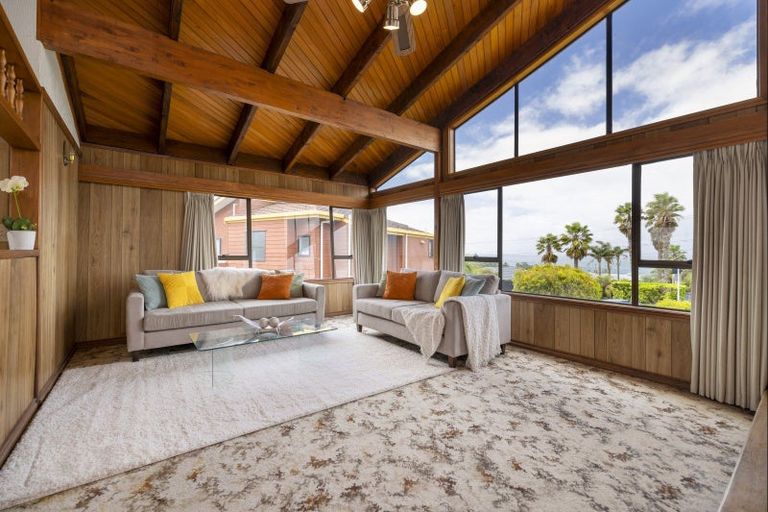 Photo of property in 1/72 Deep Creek Road, Torbay, Auckland, 0630