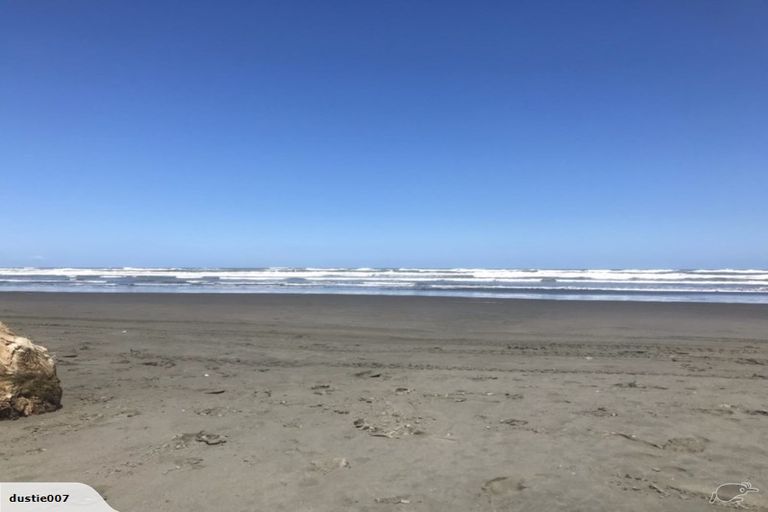 Photo of property in 79 Nash Parade, Foxton Beach, Foxton, 4815