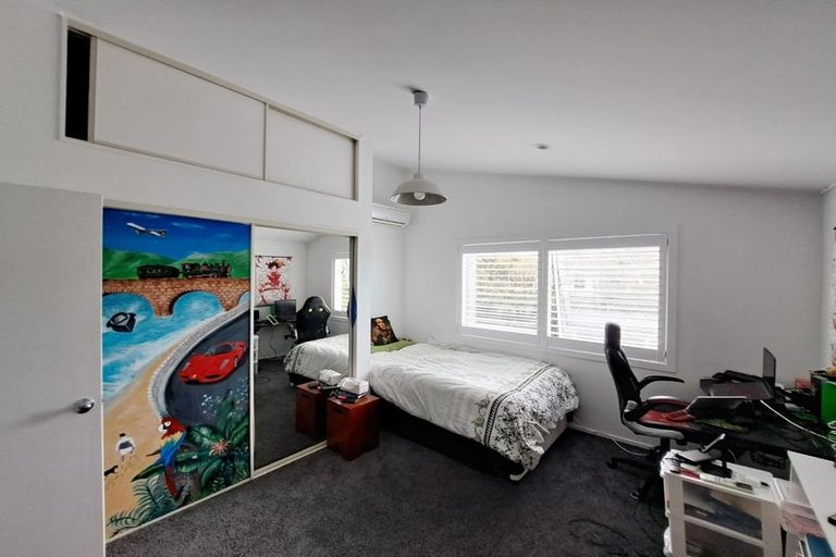 Photo of property in 1/308 Beach Road, Campbells Bay, Auckland, 0630