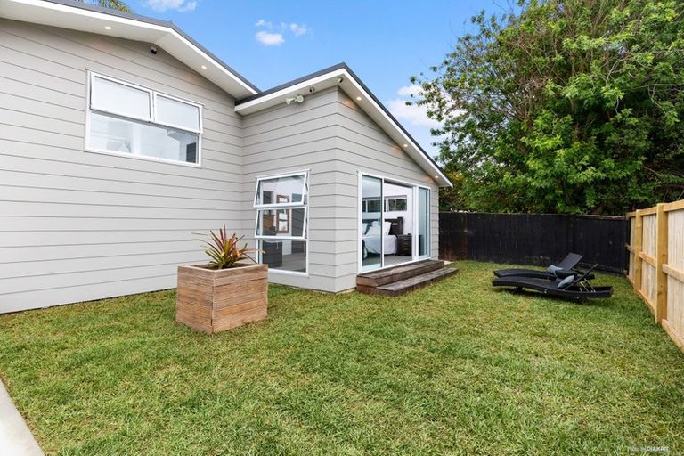 Photo of property in 30 Awaruku Road, Torbay, Auckland, 0630