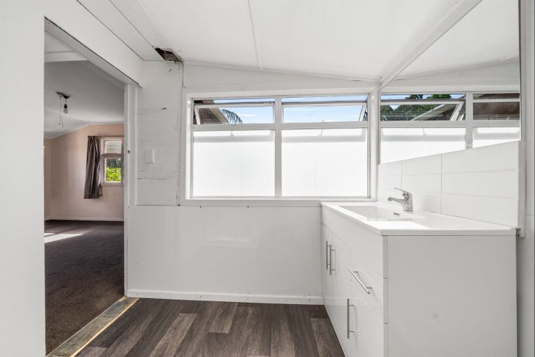 Photo of property in 50a Woodleigh Street, Frankleigh Park, New Plymouth, 4310