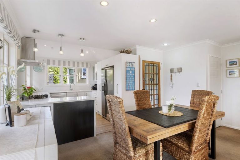 Photo of property in 113 Carlisle Road, Torbay, Auckland, 0632